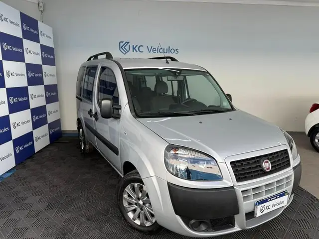 Carro Fiat Doblò 2021 Essence 1.8 16V (Flex)