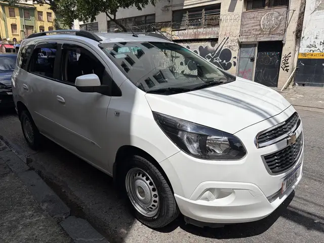 Carro Chevrolet Spin 2018 LS 5S 1.8 (Flex)