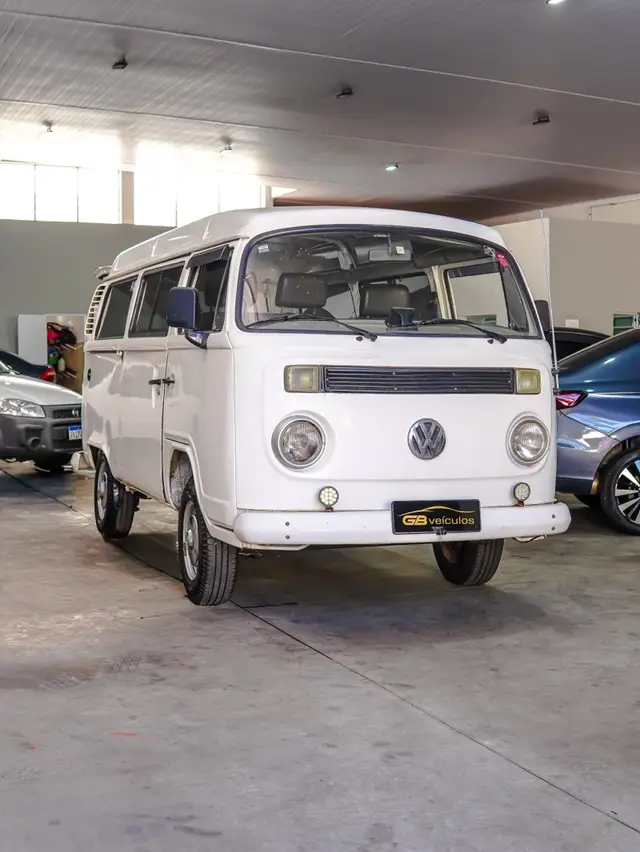 Carro Volkswagen Kombi 2005 Standard 1.6
