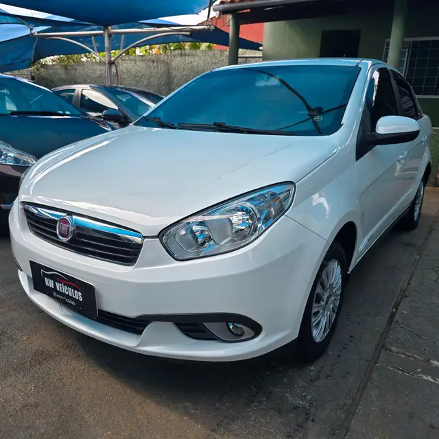 Carro Fiat Grand Siena 2017 Attractive 1.0 (Flex)