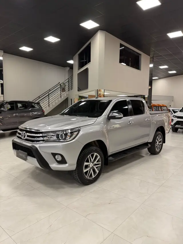 Carro Toyota Hilux Cabine Dupla 2017 Hilux 2.8 TDI SRX CD 4x4 (Aut)