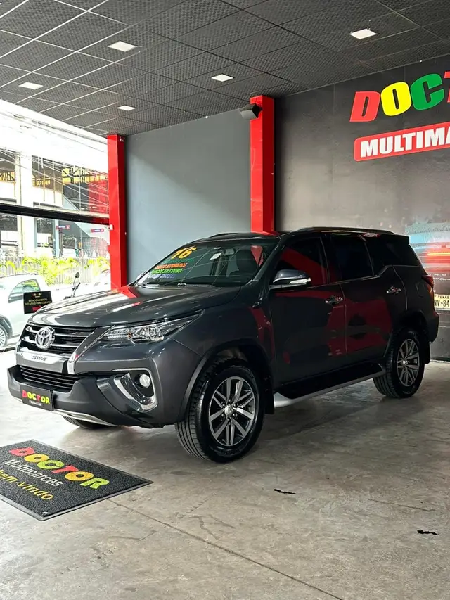Carro Toyota SW4 2016 2.8 TDI SRX 7L 4x4 (Aut)