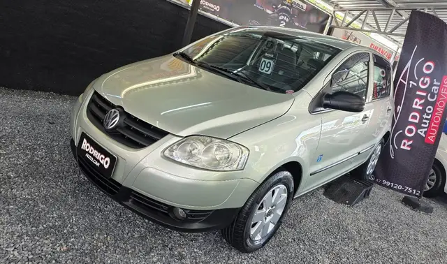Carro Volkswagen Fox 2009 Route 1.6 8V (Flex)