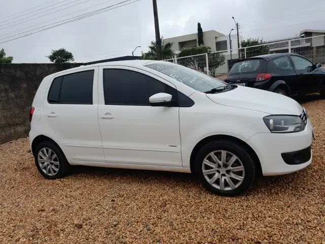 Carro Volkswagen Fox 2011 1.0 8V (Flex) 4p