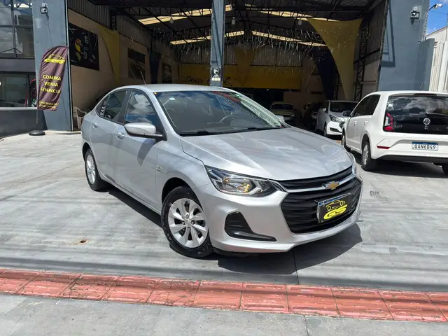 Carro Chevrolet Onix Plus 2023 LT 1.0
