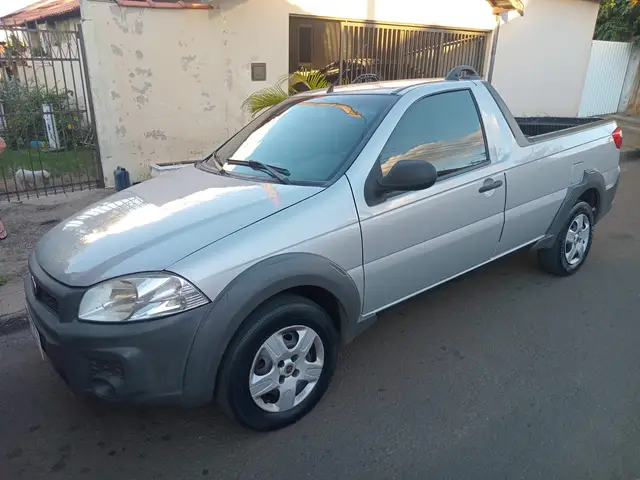 Carro Fiat Strada 2015 Working 1.4 (Flex)