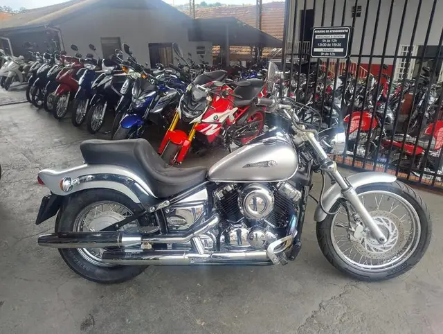 Moto Yamaha XVS 650 2004 Drag Star