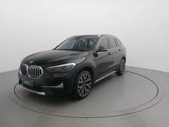 Carro BMW X1 2022 sDrive20i X-Line Plus 2.0 Turbo (Aut.)