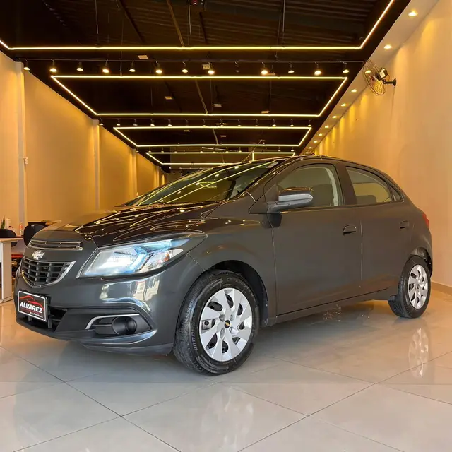 Carro Chevrolet Onix 2016 1.4 LT SPE/4 (Aut)
