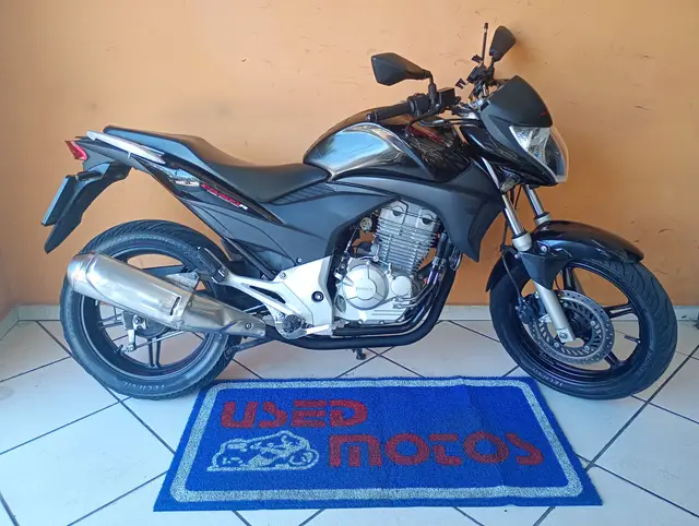 Moto Honda CB 300R 2011 Standard