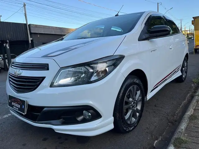 Carro Chevrolet Onix 2015 1.4 Effect SPE/4
