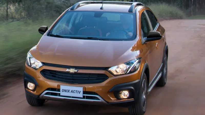 Chevrolet Onix Activ usado é aventureiro urbano confiável mais barato que Kwid