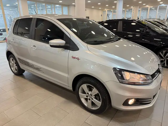 Carro Volkswagen Fox 2016 1.6 MSI Rock in Rio (Flex)