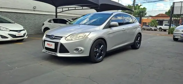 Carro Ford Focus Hatch 2014 SE 2.0 16V PowerShift