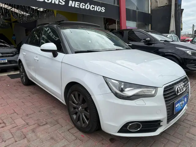 Carro Audi A1 2013 1.4 TFSI Sportback Attraction S Tronic