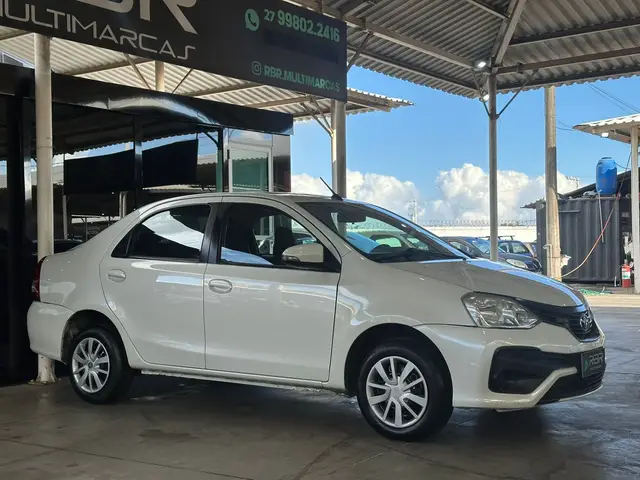 Carro Toyota Etios Sedan 2019 Platinum 1.5 (Aut) (Flex)