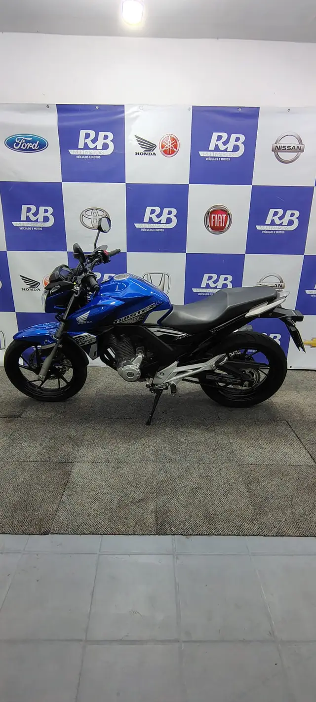 Moto Honda CB 250F Twister 2021 (CBS)