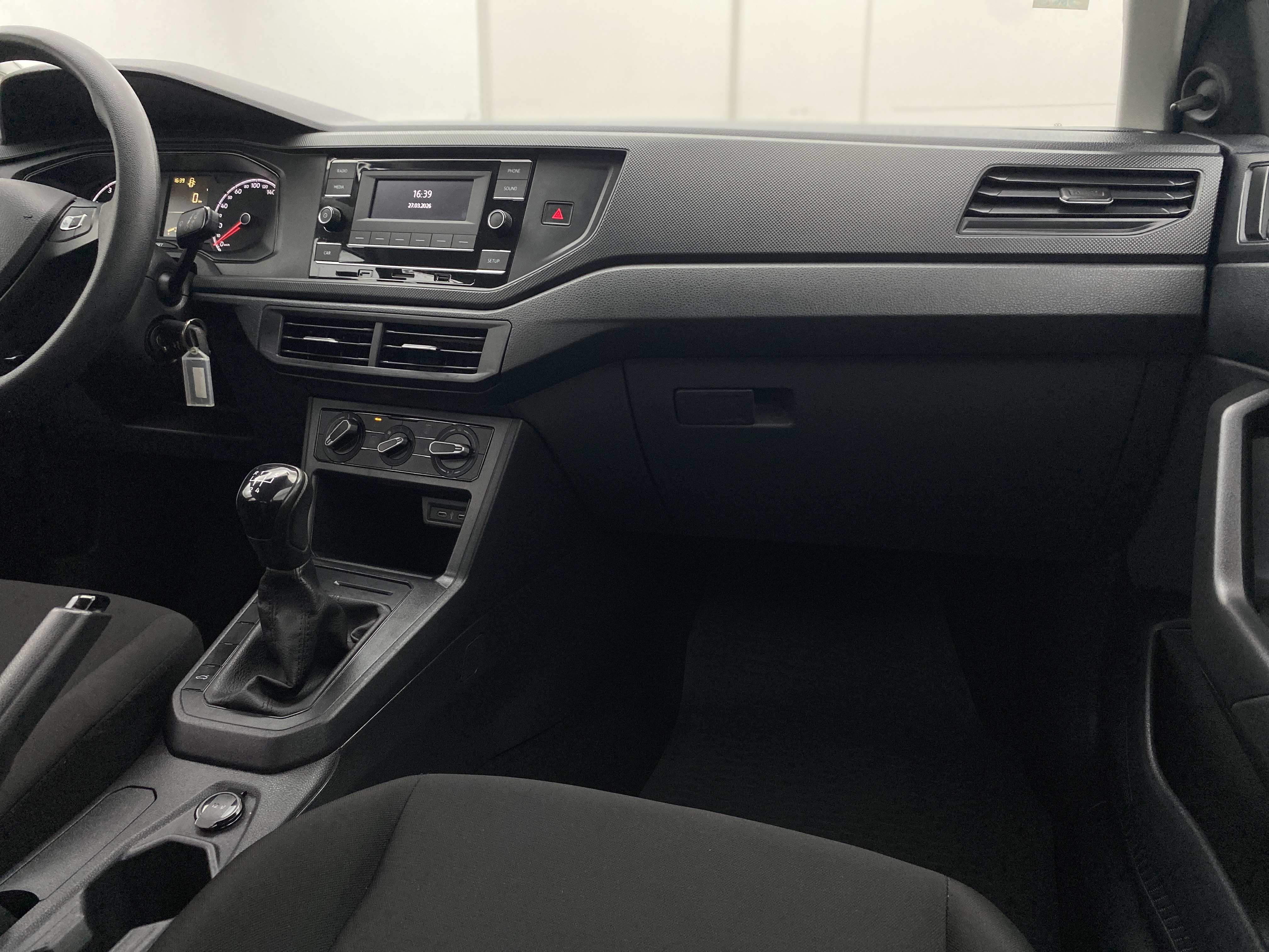 vw - volkswagen polo track 1.0 flex 12v 5p