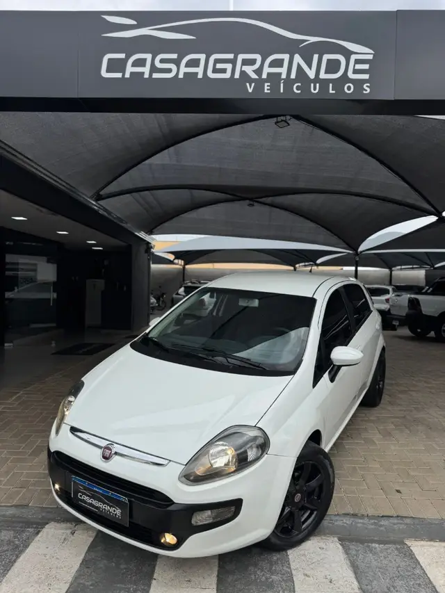 Carro Fiat Punto 2014 Attractive 1.4 (Flex)