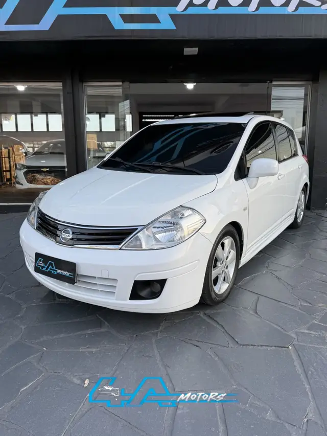 Carro Nissan Tiida 2012 SL 1.8 (flex) (aut)