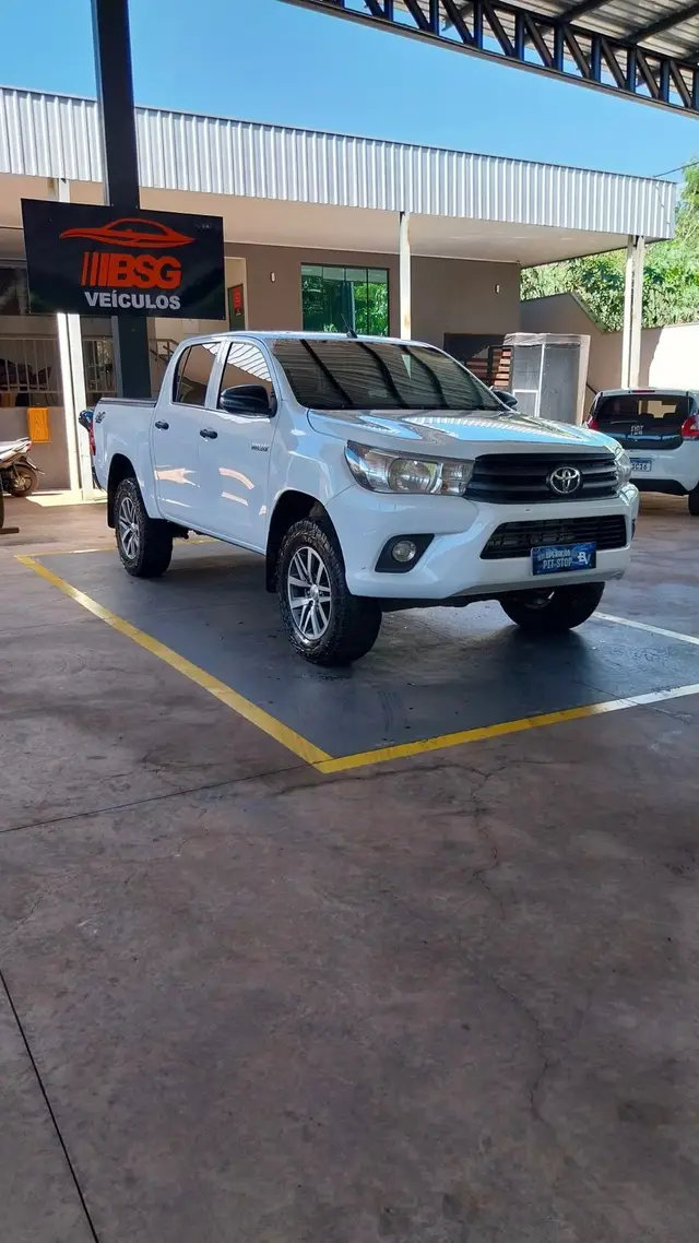 Carro Toyota Hilux Cabine Dupla 2019 Hilux 2.8 TDI CD GR-S 4x4 (Aut)
