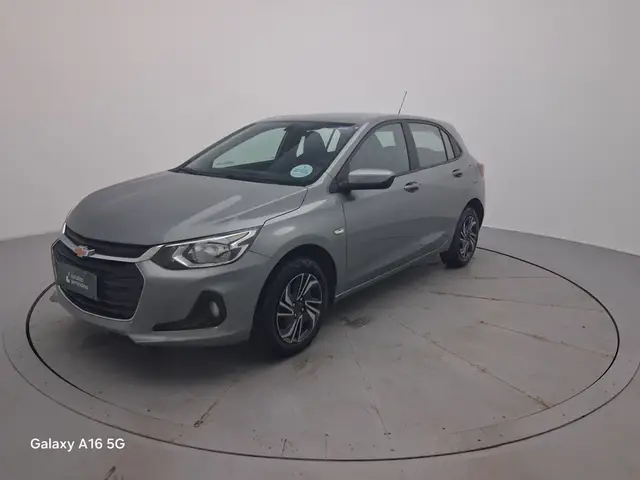 Carro Chevrolet Onix 2025 LT 1.0