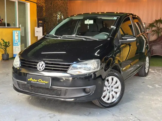 Carro Volkswagen Fox 2014 1.0 TEC (Flex) 4p