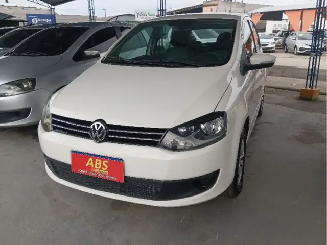 Carro Volkswagen Fox 2014 1.0 TEC BlueMotion (Flex) 4p