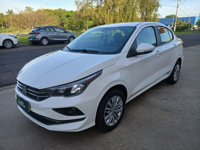 Carro Fiat Cronos 2025 Drive 1.3