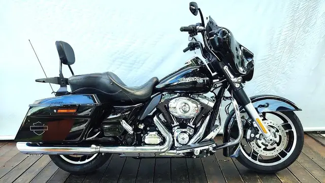 Moto Harley-Davidson Street Glide 2013 FLHX