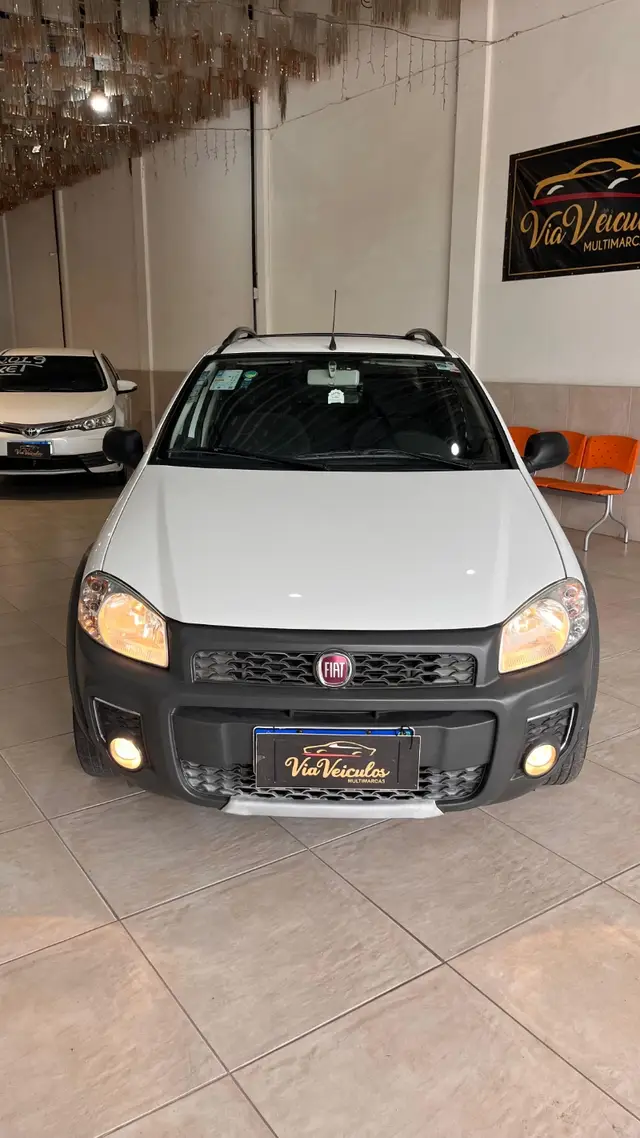 Carro Fiat Strada 2017 Hard Working 1.4 (Flex) (Cabine Dupla)