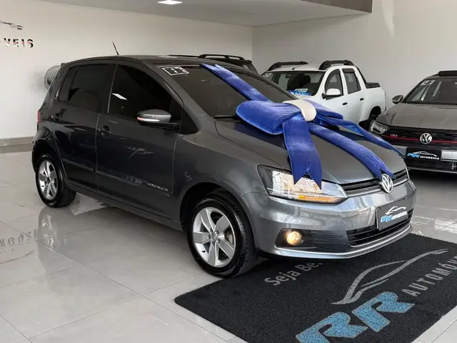 Carro Volkswagen Fox 2017 1.0 MPI Comfortline (Flex)