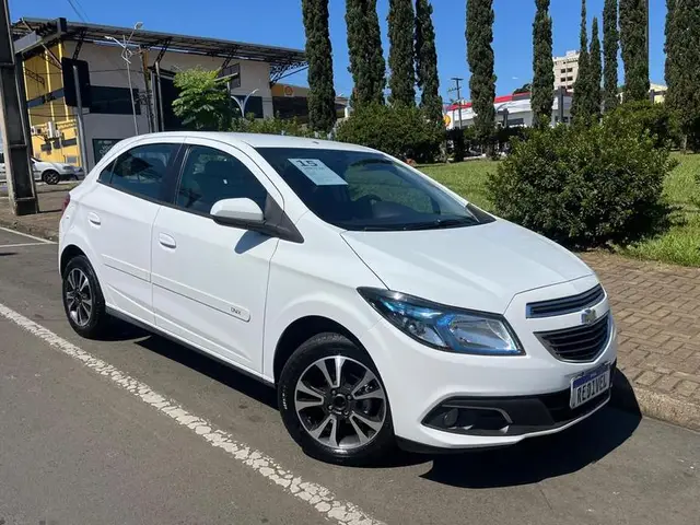 Carro Chevrolet Onix 2015 1.4 LT SPE/4
