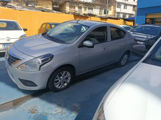 Carro Nissan Versa 2018 1.0 12V S (Flex)