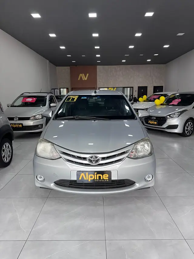 Carro Toyota Etios 2017 X 1.3 (Flex)