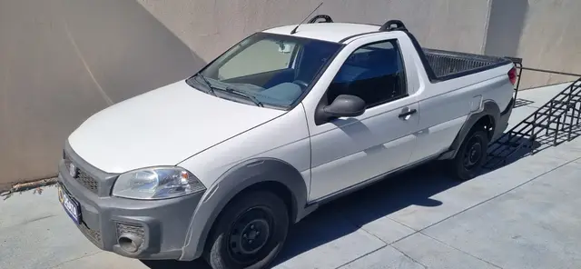 Carro Fiat Strada 2014 Working 1.4 (Flex)