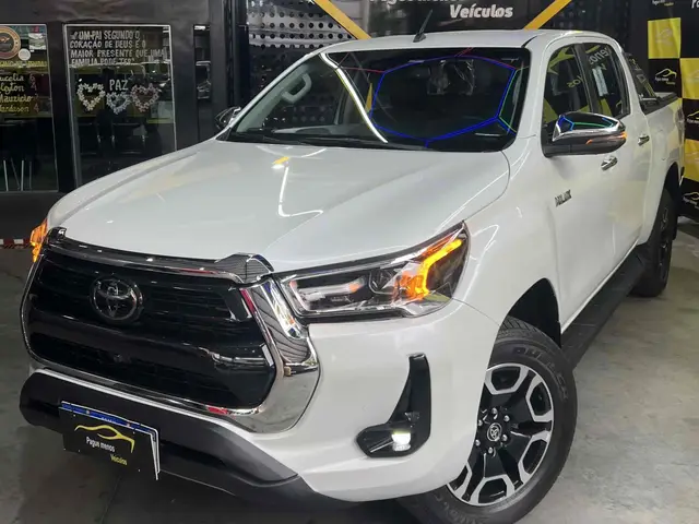 Carro Toyota Hilux Cabine Dupla 2024 SRX 4x4 2.8 Diesel