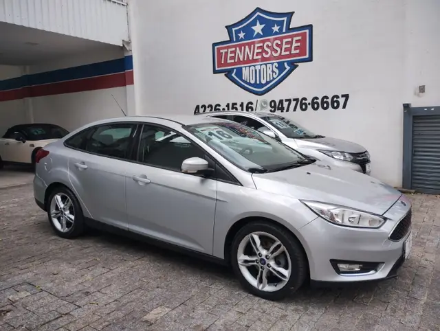 Carro Ford Focus Hatch 2016 SE Plus 2.0 PowerShift