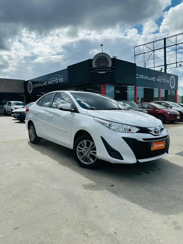 Carro Toyota Yaris Sedan 2022 1.5 XL Plus Connect CVT (Flex)