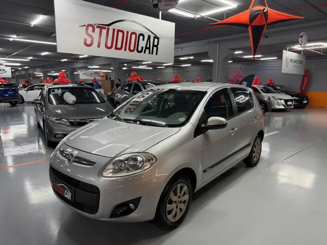 Carro Fiat Palio 2013 Attractive 1.0 8V (Flex)
