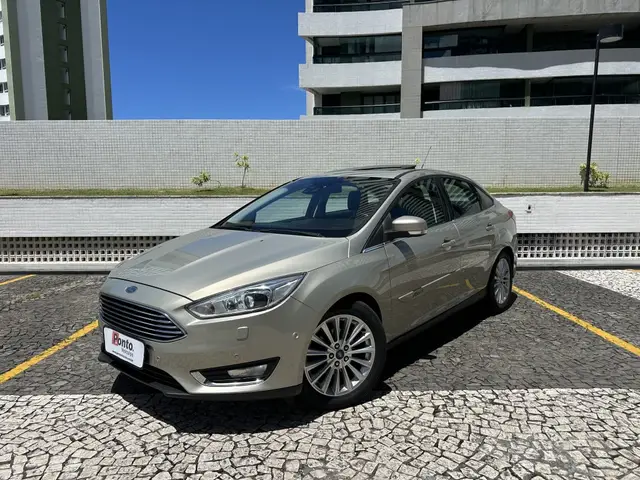 Carro Ford Focus Hatch 2016 Titanium 2.0 PowerShift