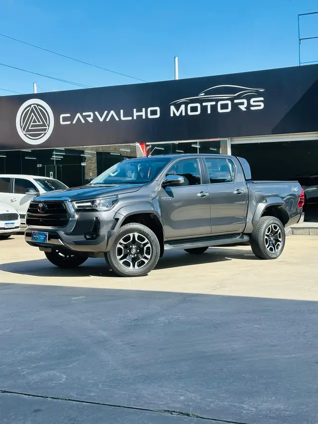 Carro Toyota Hilux Cabine Dupla 2024 SRX 4x4 2.8 Diesel