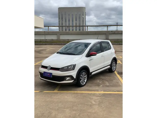 Carro Volkswagen Fox 2017 1.6 16v MSI Pepper (Flex)