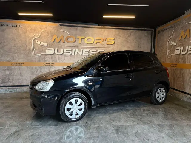 Carro Toyota Etios 2015 X 1.3 (Flex)