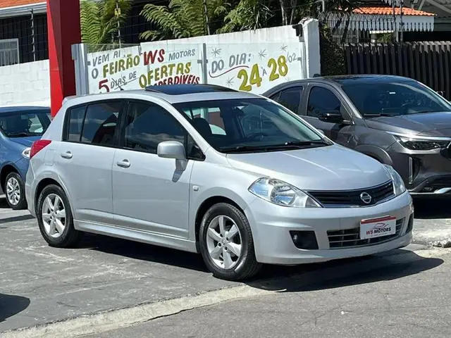 Carro Nissan Tiida 2013 SL 1.8 (flex) (aut)