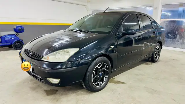 Carro Ford Focus Sedan 2005 Ghia 2.0 16V Duratec (Aut)