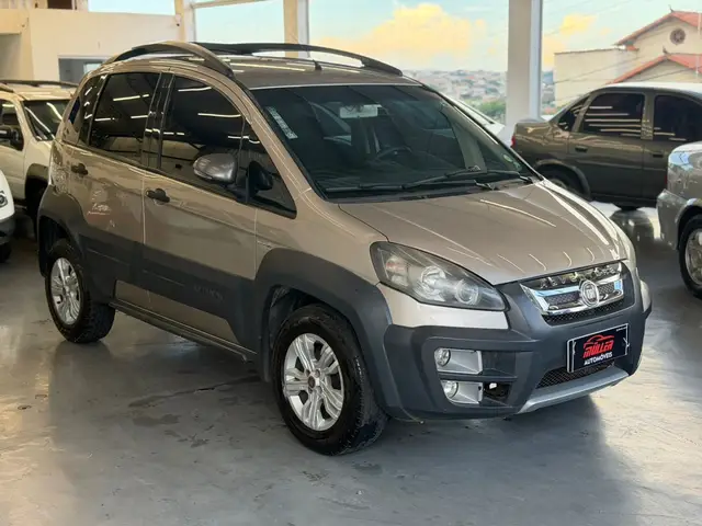 Carro Fiat Idea 2013 Adventure 1.8 16V E.TorQ (Flex)