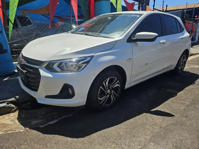 Carro Chevrolet Onix 2025 LT 1.0