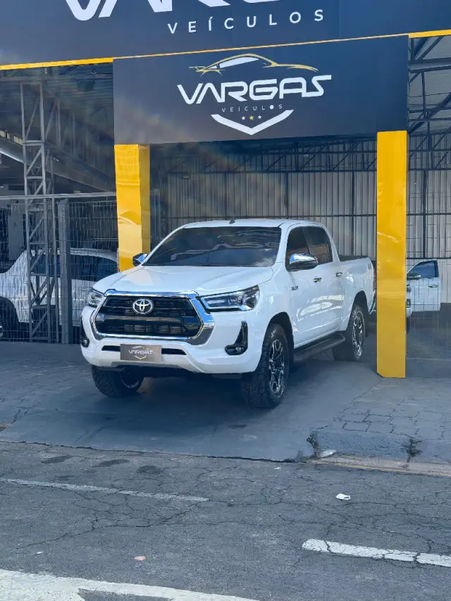 Carro Toyota Hilux Cabine Dupla 2025 SRV 4x4 2.8 Diesel