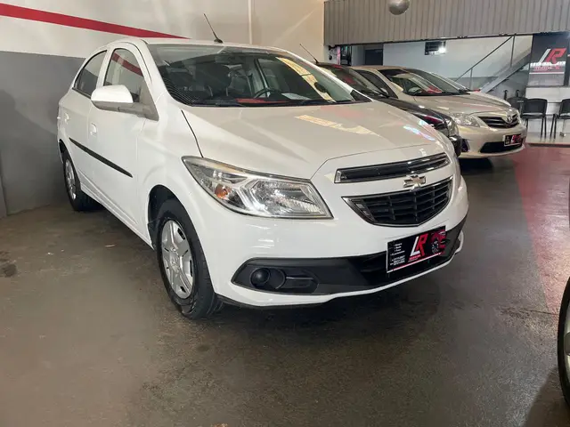 Carro Chevrolet Onix 2013 1.0 LT SPE/4